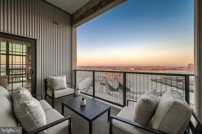 Building Photo - 1200 Steuart St