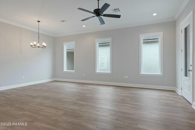 Building Photo - 107 Alpine Dr
