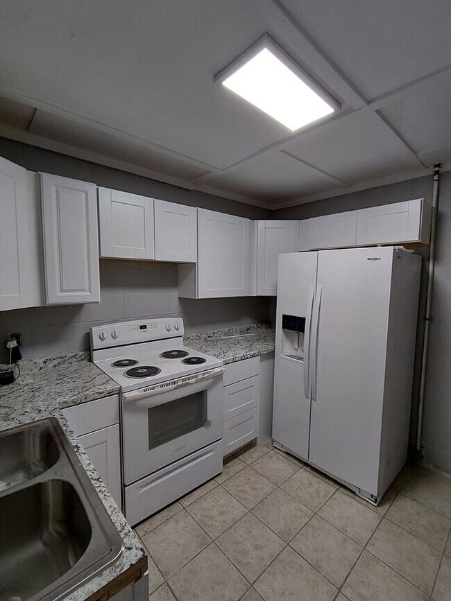 Primary Photo - Stinson