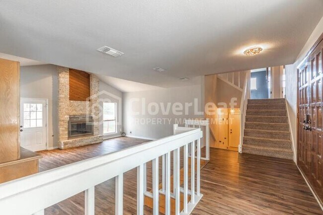 Building Photo - 2907 Burnt Oak St