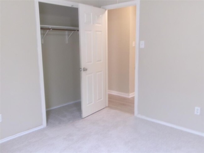 Building Photo - 17611 Wiseman Dr