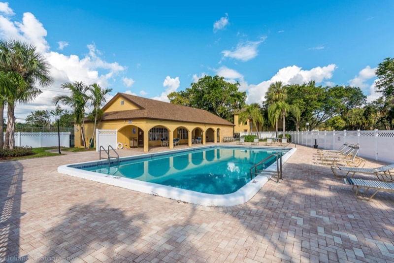 Building Photo - 450 NW 20th St