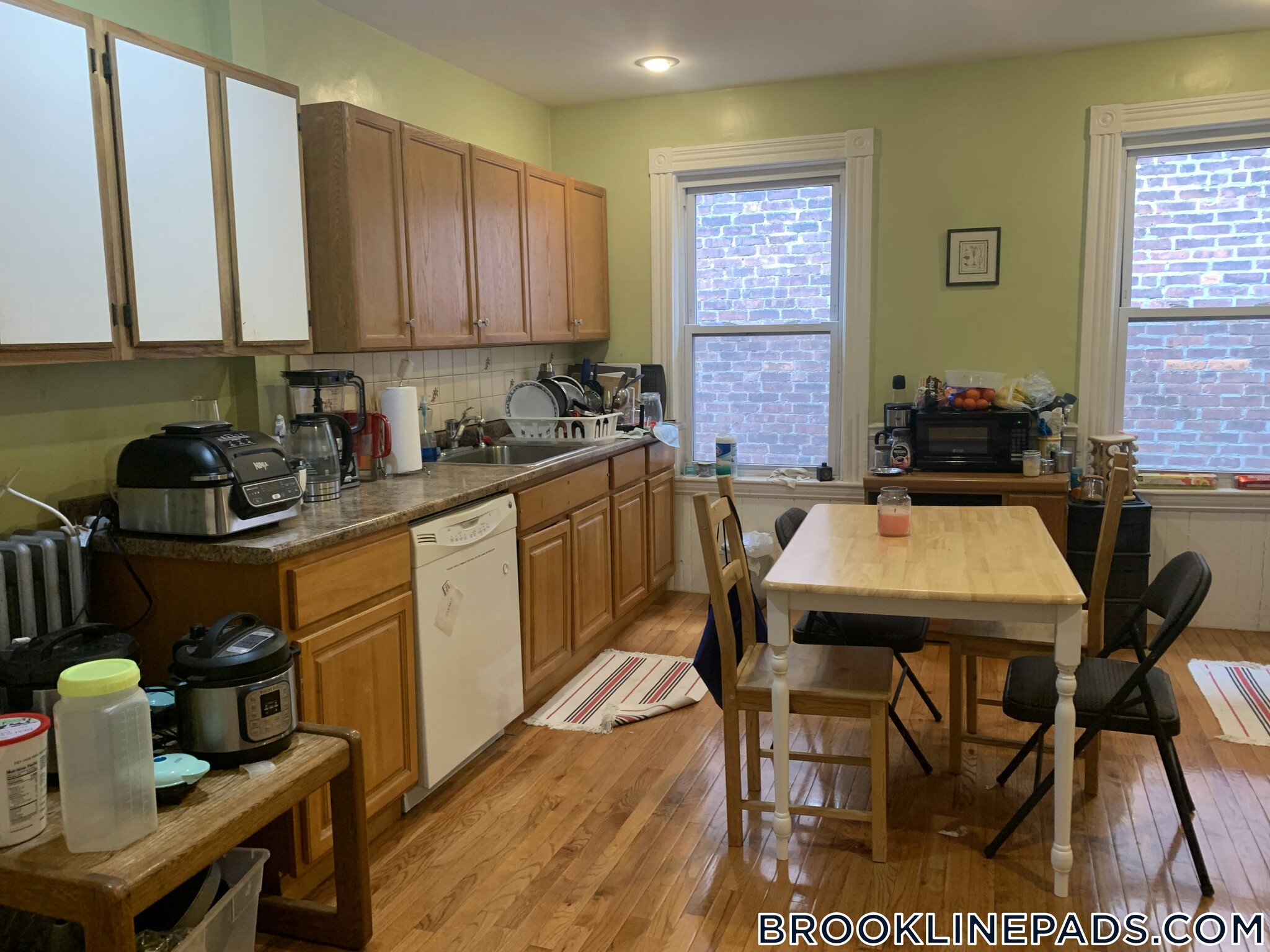 Building Photo - 46 Aspinwall Ave