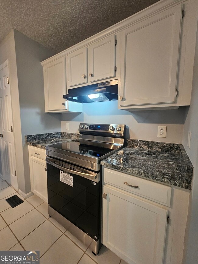 Building Photo - 30 Glenridge Dr