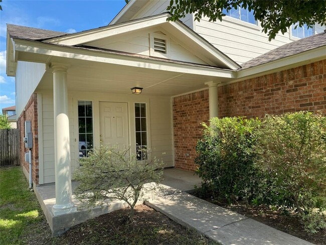 Primary Photo - 13601 Lyndon B Johnson St