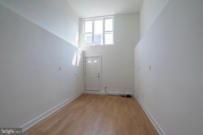 Building Photo - 1220 N Taney St