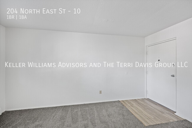 Building Photo - 204 N East St