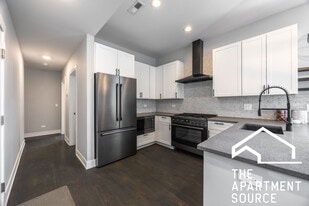 Building Photo - 3255 N Elston Ave