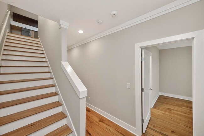 Building Photo - 4704A Kentucky Ave