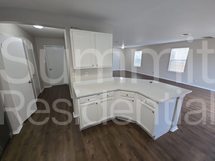 Building Photo - 120 Beech Dr