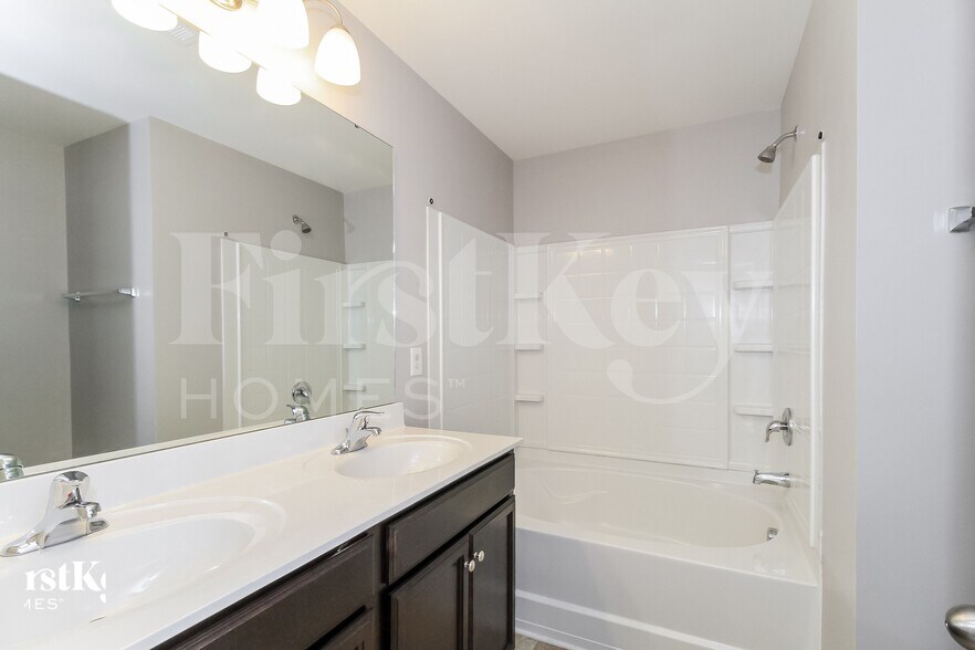 Building Photo - 1655 Haddington Point Dr