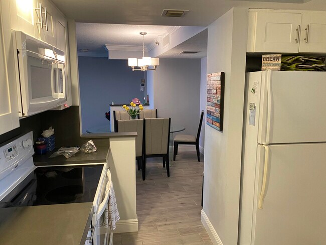 Building Photo - 300 Ocean Trail Way