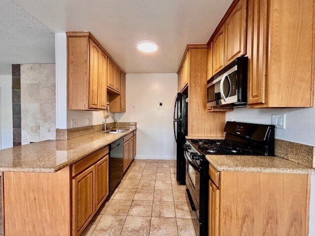 Building Photo - 17102 Emerald Ln