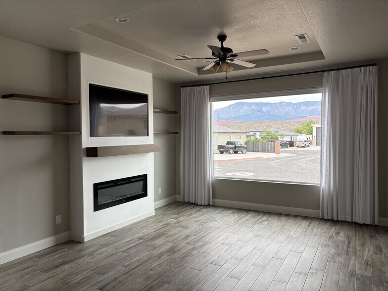 Building Photo - 3519 175 N St