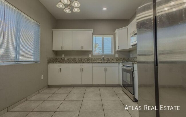 Building Photo - 55 E Mojave Rd