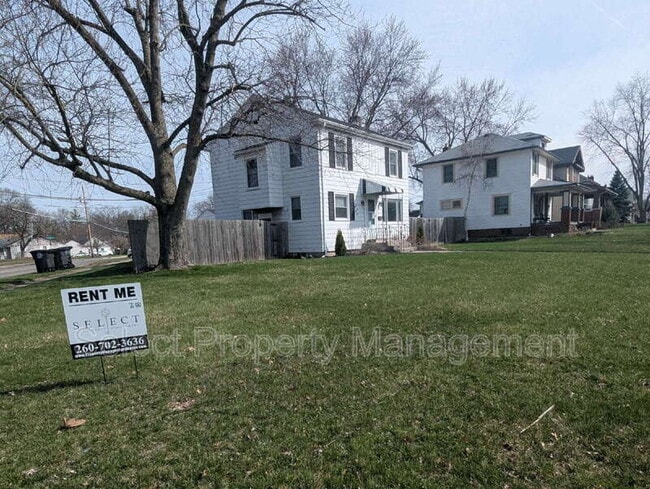 Building Photo - 1523 Curdes Ave