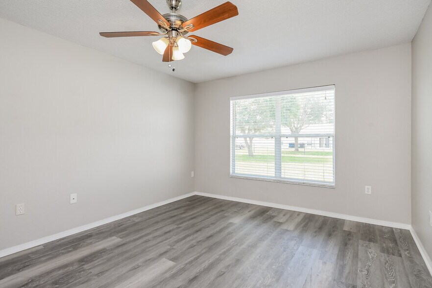 Building Photo - 600 Willet Cir