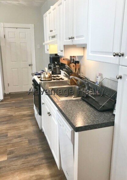 Building Photo - 15 Jaques St