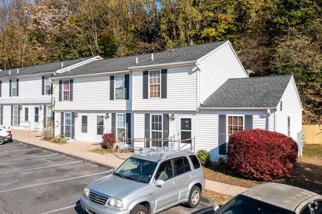 Building Photo - Diamond Court Apartments