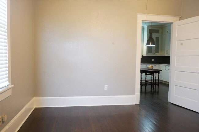 Building Photo - 2826 Avenue P 1/2