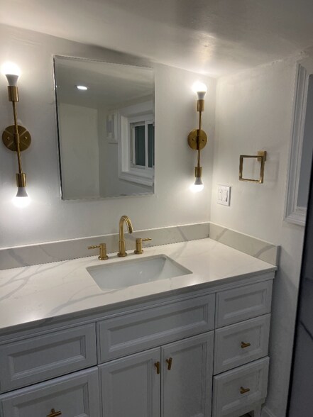 Primary Photo - 501 Main St