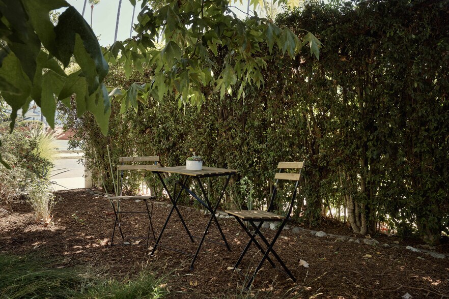 Building Photo - 2606 W Ave 30