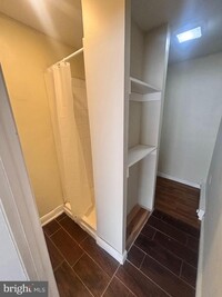 Building Photo - 4705 Longshore Ave