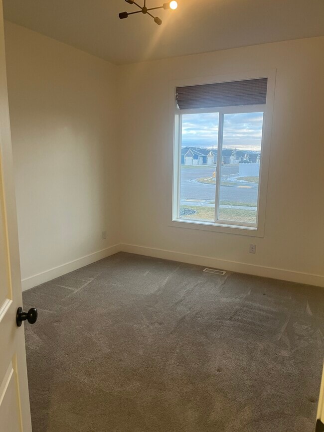 Bedroom 2 - 564 W Sanford St