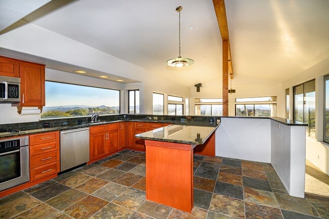Building Photo - STUNNING HOME WITH BREATHTAKING VIEWS LOCATED AT THE TOP OF CAMPBELL!