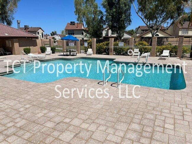 Building Photo - Spacious 3 Bedroom on Cul-de-Sac!