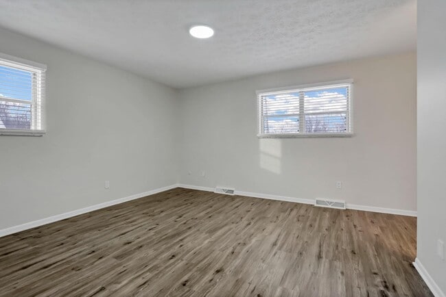 Building Photo - 3080 Pine Valley Rd