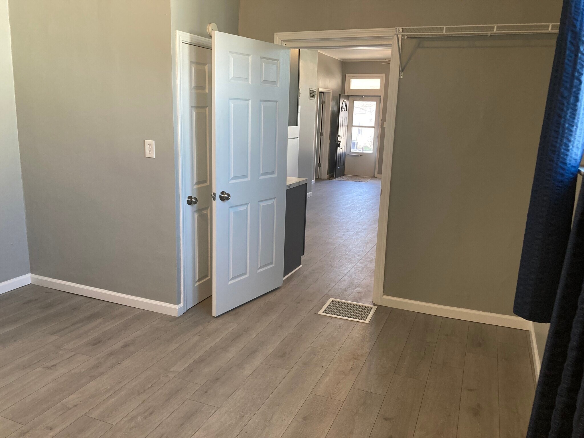 Building Photo - 8 N Indiana Ave