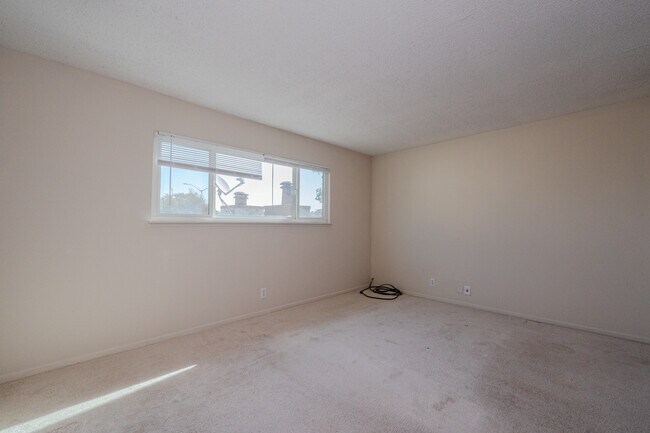 Building Photo - 1034 Shoal Dr