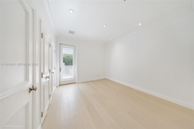 Building Photo - 55 Lagorce Cir