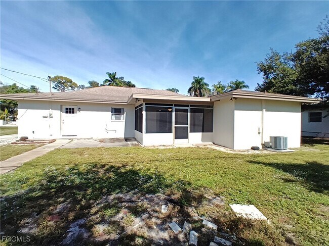 Building Photo - 1848 Winkler Ave