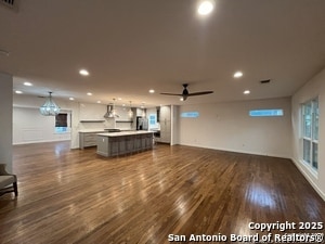 Building Photo - 127 Larchmont Dr