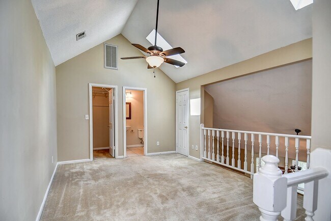 Building Photo - FOR RENT PRINCESS ANNE GARDENS!!