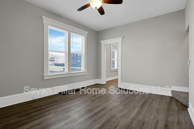 Building Photo - 1544 Granville St