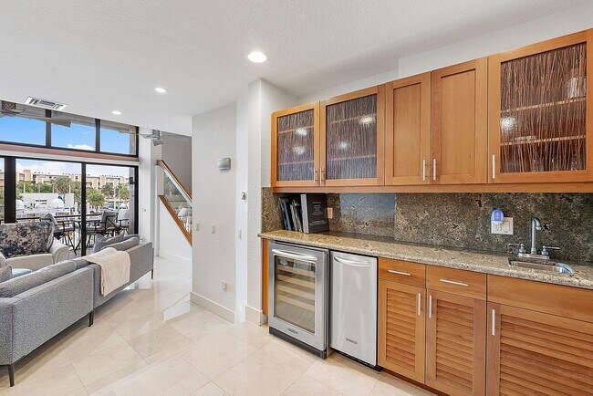Building Photo - 40 Portside Dr