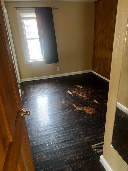 Primary Photo - 318 16th St NE
