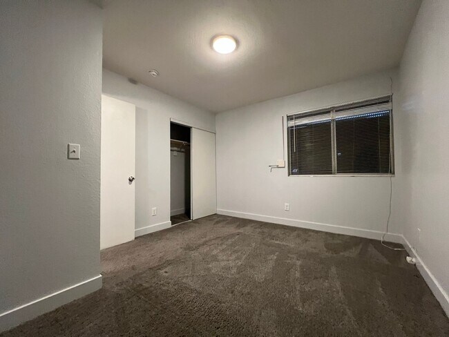 Building Photo - 1601 Marlin Ave
