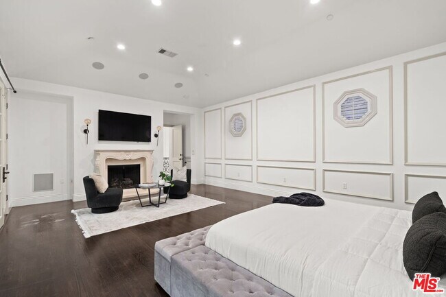 Building Photo - 4923 Amigo Ave