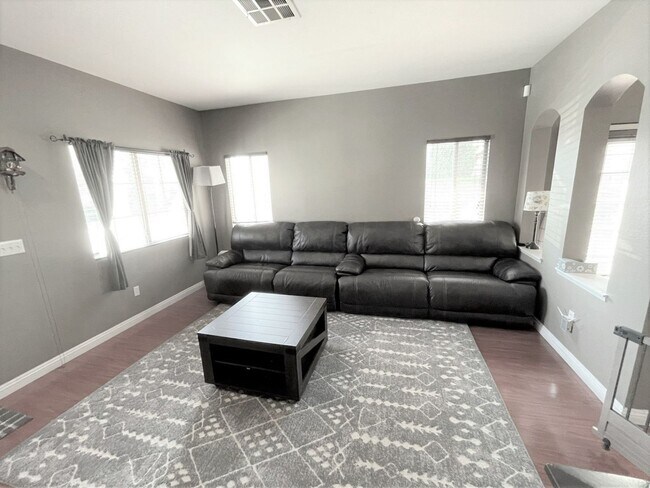Building Photo - Desirable Old School Housing Community 3 bed x 2.5 Bath 2411 Sqft - Gated Community!!!