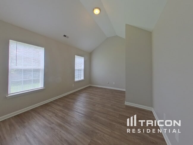 Building Photo - 4514 New House Dr