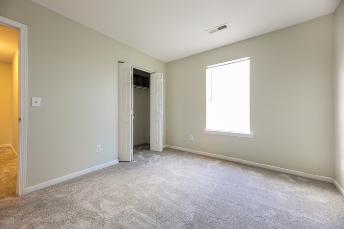 Building Photo - 410 Revis Creek Ct