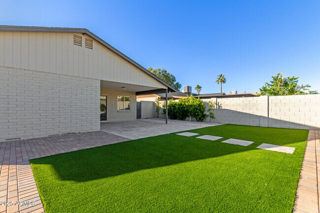 Building Photo - 4107 N 106th Ave