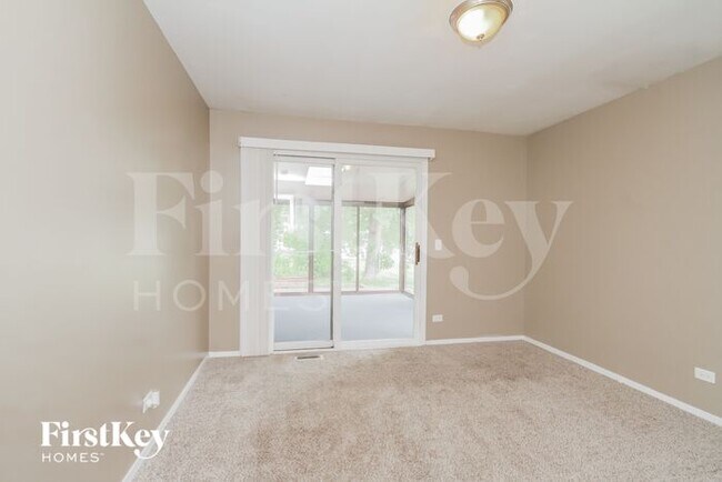 Building Photo - 456 E Lorraine Ave