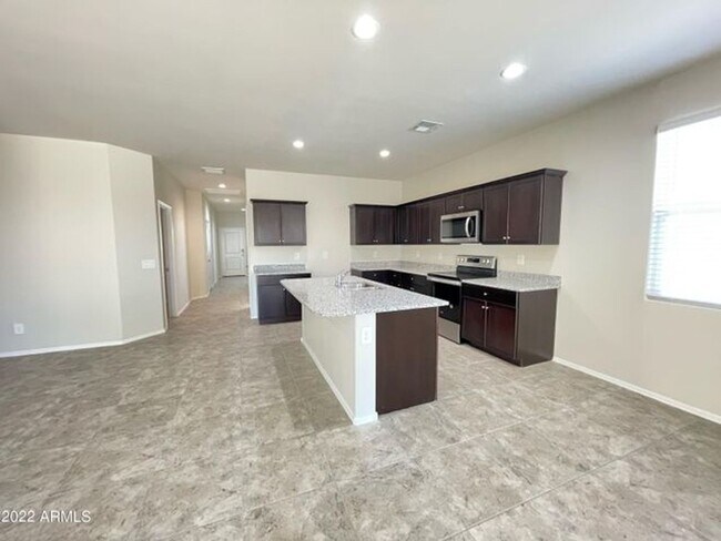 Building Photo - Brand NEW 3 Bed/2Bath never in Crestfield ...