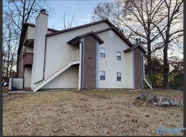 Primary Photo - 3621 N Crestview Dr NW