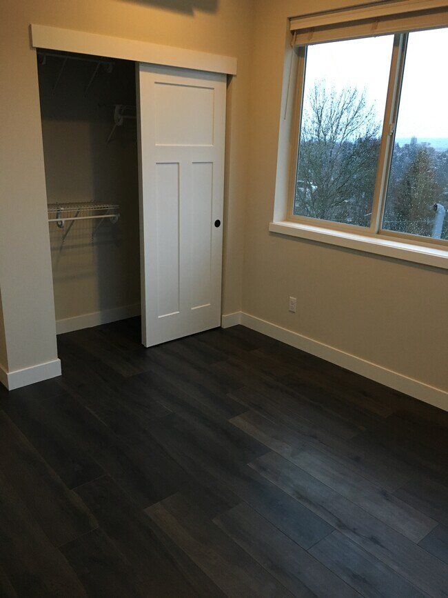 Building Photo - 2311 E John St